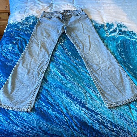 So jeans. Wore a couple times.  Has wear at hems see photo - Picture 1 of 9
